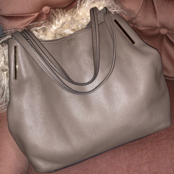 Vince Camuto Handbags - Vince Camuto purse